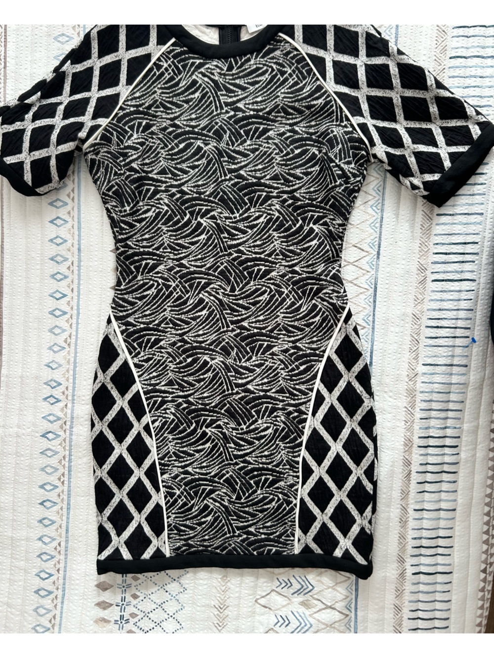 Elizabeth and James Agron Rhombus Jacquard Dress Medium Flaw